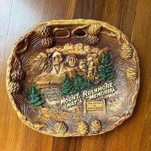 Vintage Mount Rushmore National Memorial Faux Souvenir Wood Tray / Plate / Bowl